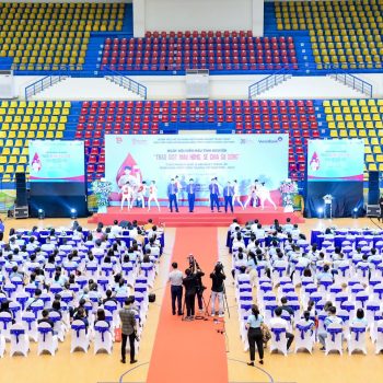 “TRAO GIỌT MÁU HỒNG – SẺ CHIA SỰ SỐNG”: Kỷ niệm 35 năm thành lập VIETINBANK